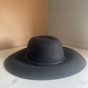 Elegant Black Wide-Brim Fedora Hat 100% Wool